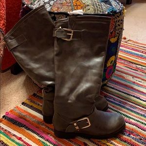 Leather brown boots
